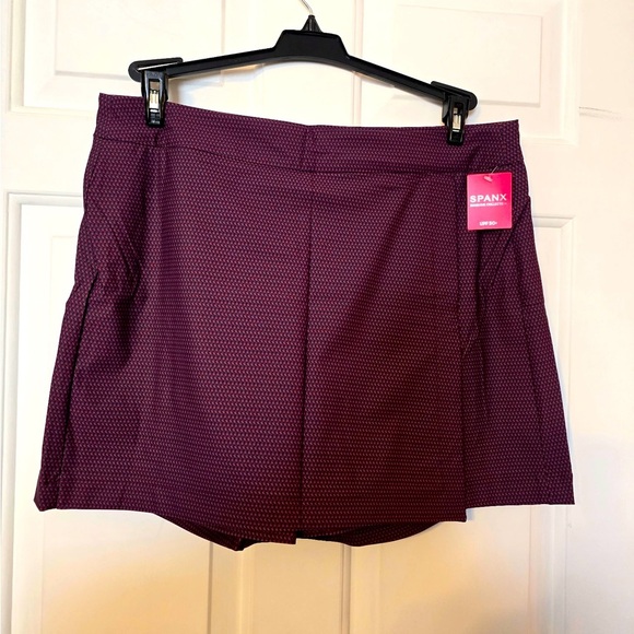 Spanx Womans Skort Large NWT UPF 50 Navy Burgundy Print Tennnis Pickleball Golf - Picture 1 of 9